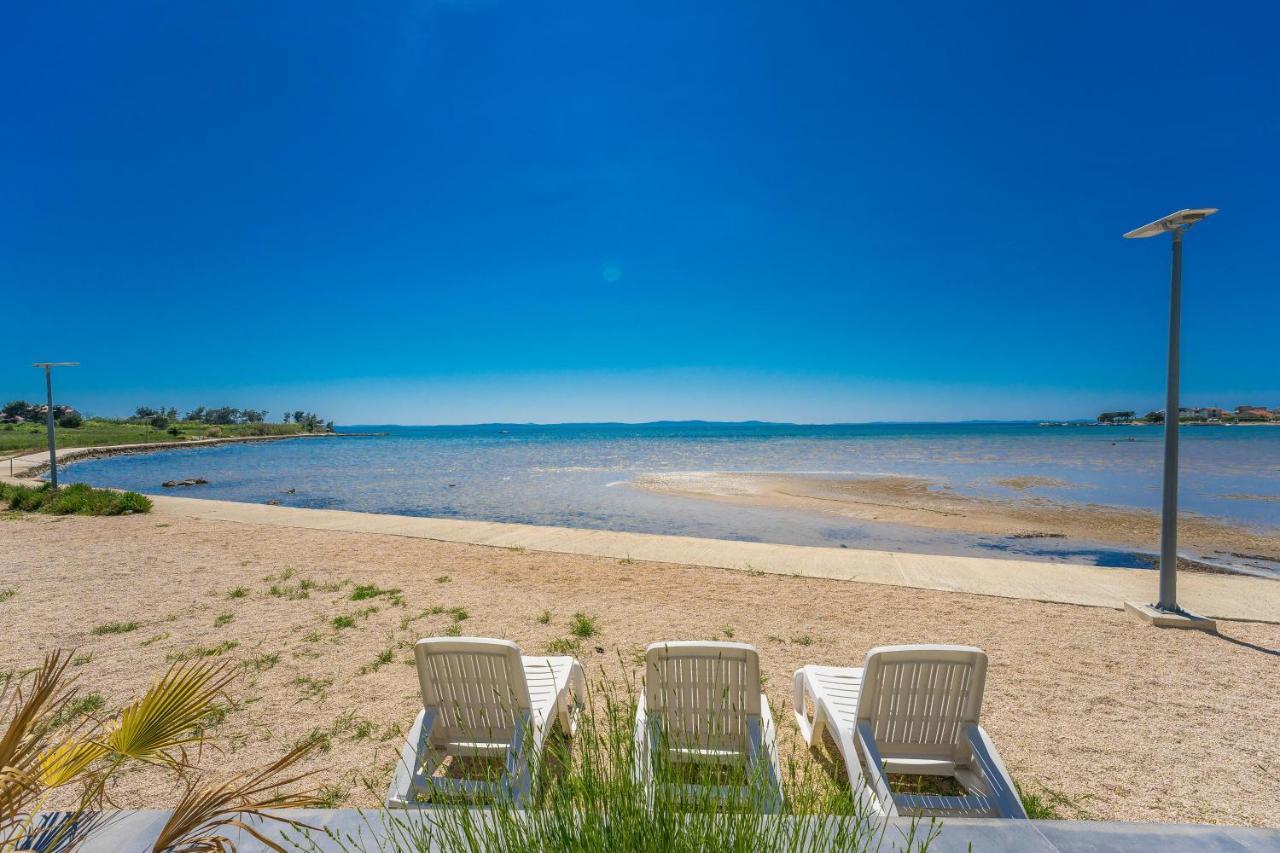 Jimmys Beach direkt am Meer mit Pool Privlaka  Exterior foto